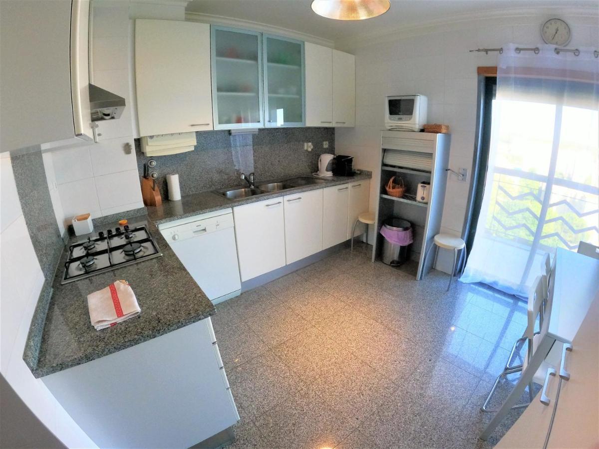 Lisbon 2 Bedroom Apartment With Balcony In Algés Eksteriør billede