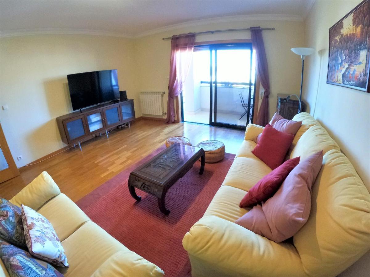 Lisbon 2 Bedroom Apartment With Balcony In Algés Eksteriør billede