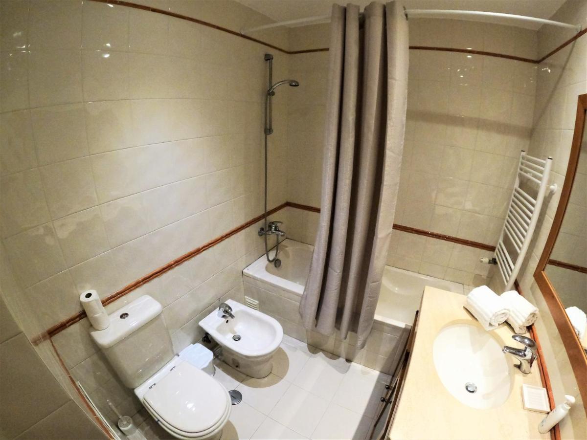 Lisbon 2 Bedroom Apartment With Balcony In Algés Eksteriør billede