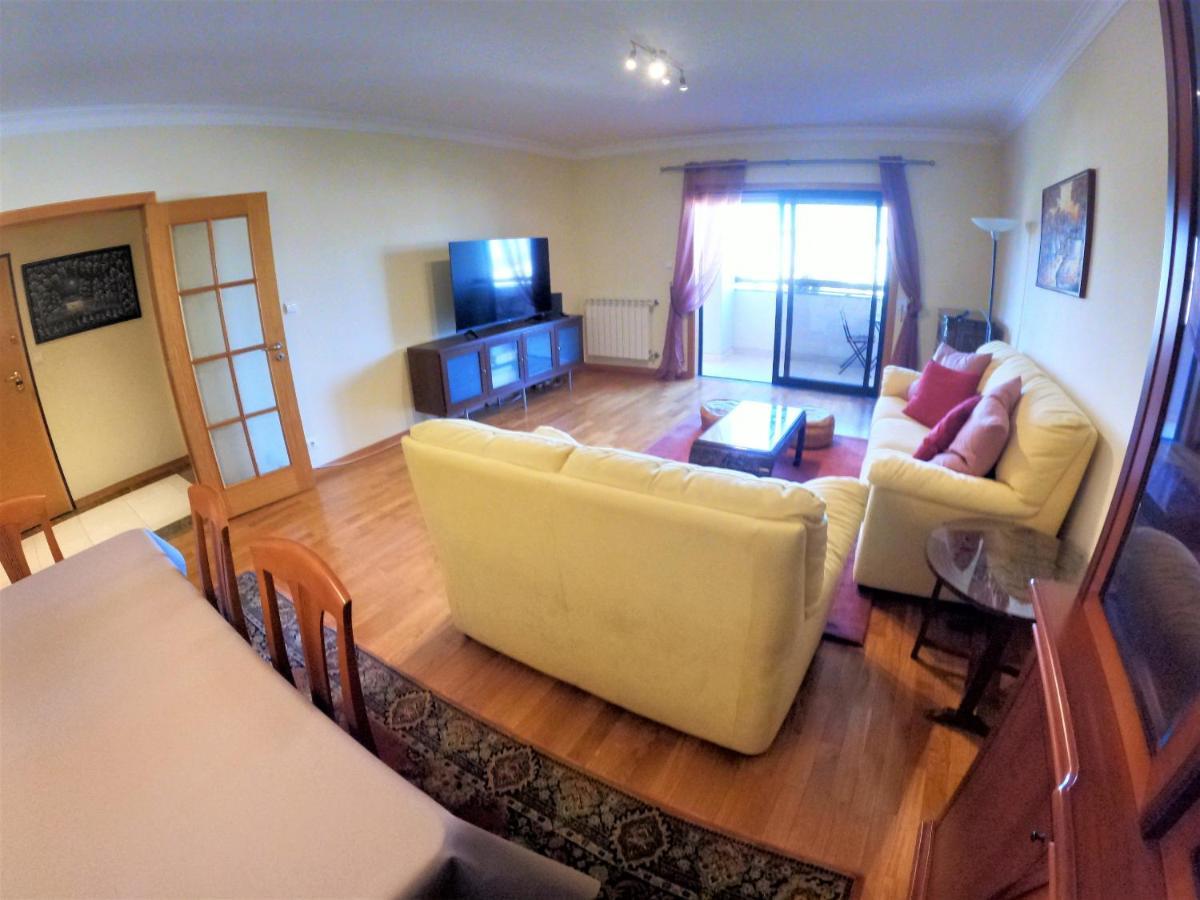 Lisbon 2 Bedroom Apartment With Balcony In Algés Eksteriør billede